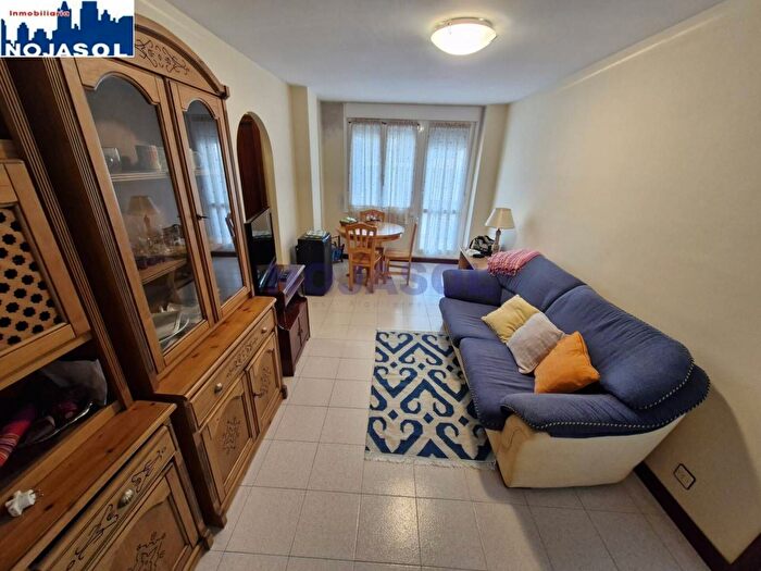 Casas en venta y pisos alquiler - 1