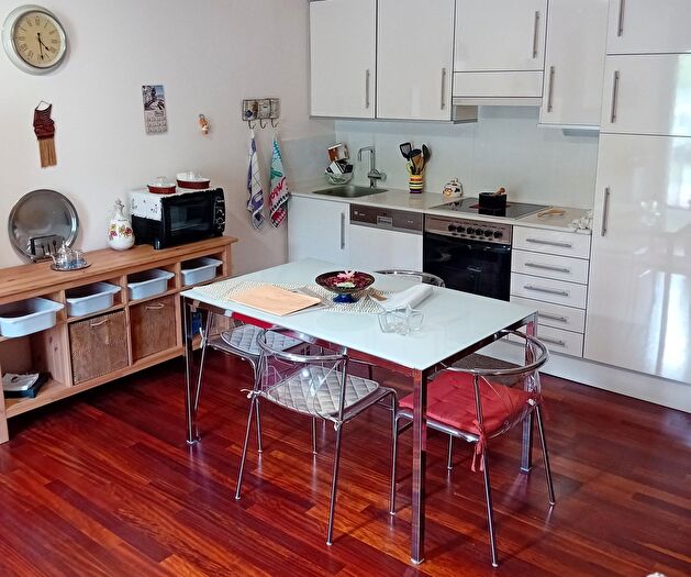 Casas en venta y pisos alquiler - 2
