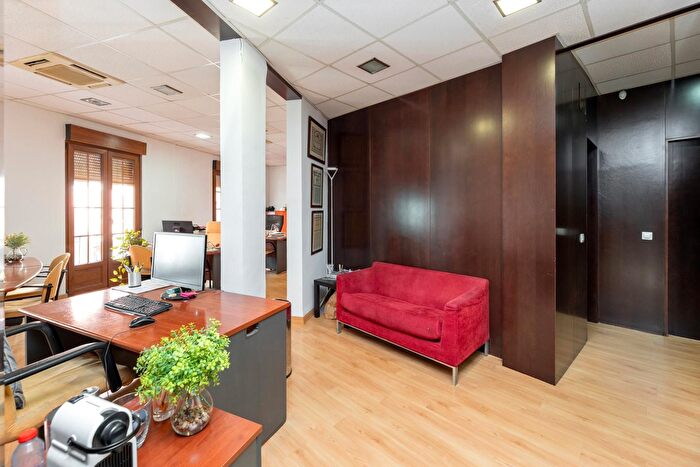 Casas en venta y pisos alquiler - 1