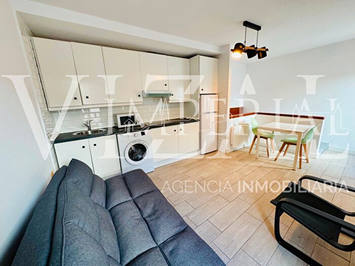 Casas en venta y pisos alquiler - 3