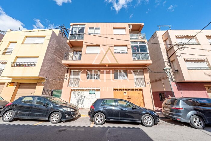 Casas en venta y pisos alquiler - 1
