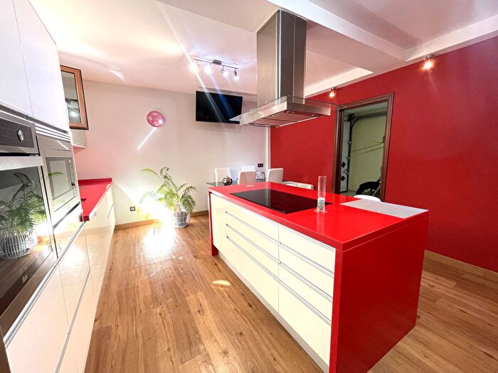 Casas en venta y pisos alquiler - 3