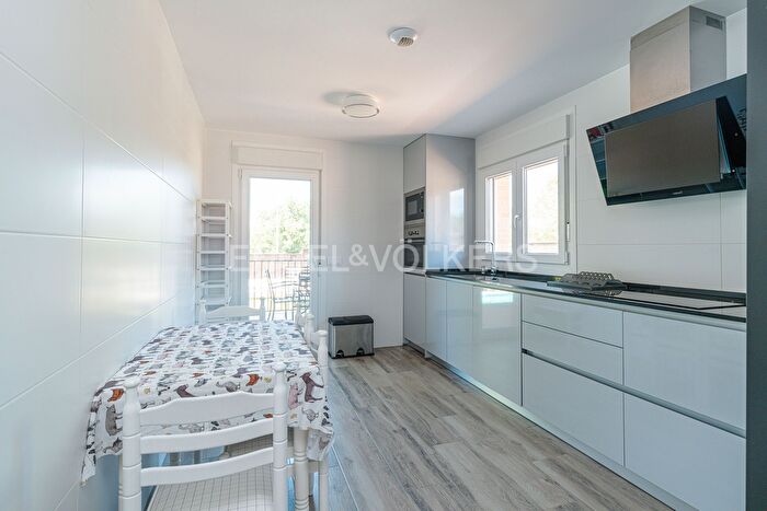 Casas en venta y pisos alquiler - 2