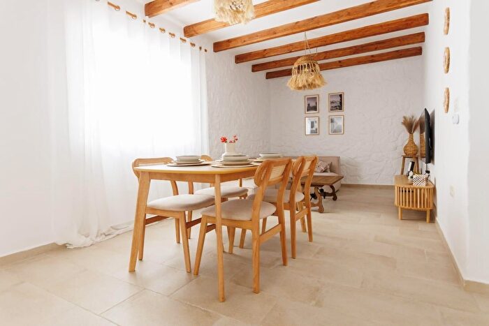Casas en venta y pisos alquiler - 3