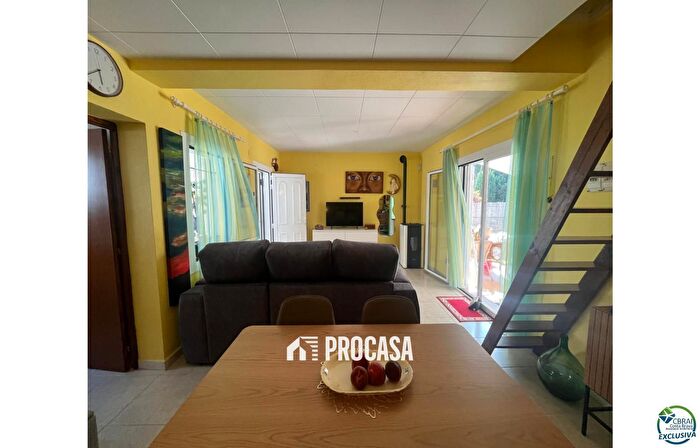 Casas en venta y pisos alquiler - 2