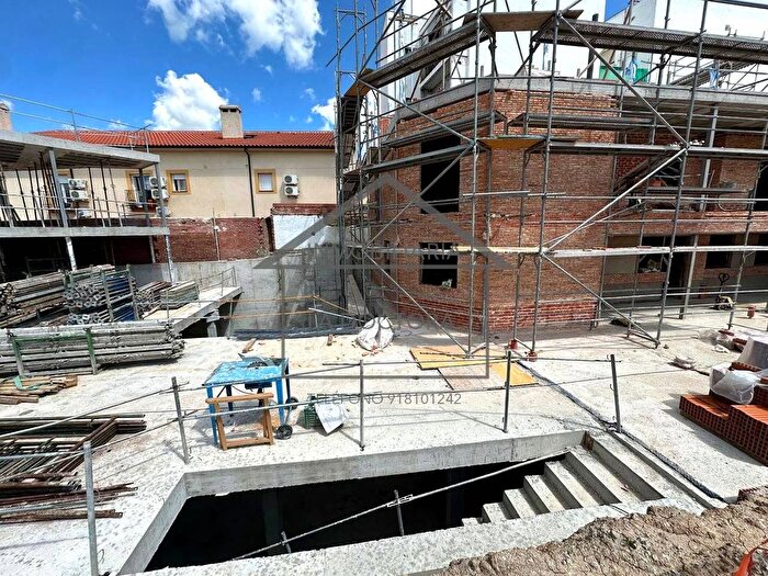 Casas en venta y pisos alquiler - 3