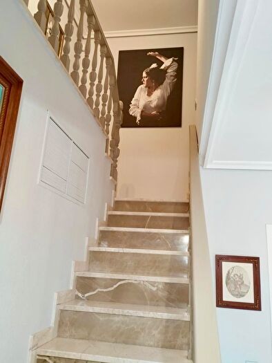 Casas en venta y pisos alquiler - 3