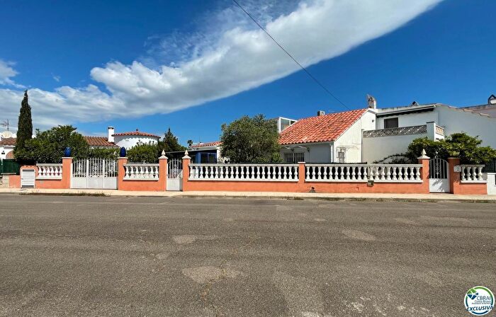 Casa en venta en Palausaverdera, Girona de 3 habitaciones