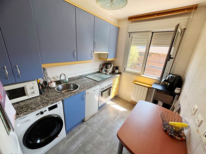 Casas en venta y pisos alquiler - 2