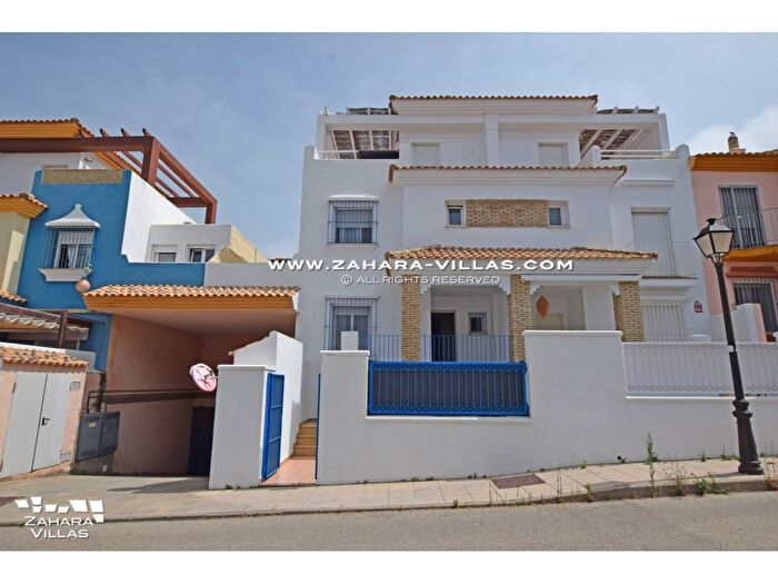 Casa en venta en Zahara Pueblo, Zahara de los Atunes de 3 habitaciones