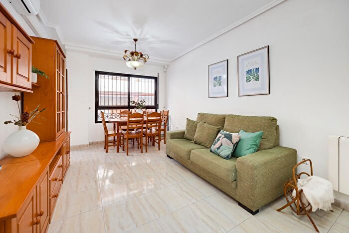 Casas en venta y pisos alquiler - 1