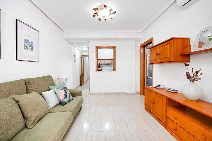 Casas en venta y pisos alquiler - 3