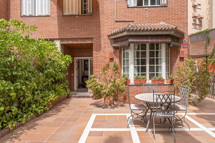 Casa en venta en Chana, Cerrillo de Maracena Periodistas de 5 habitaciones