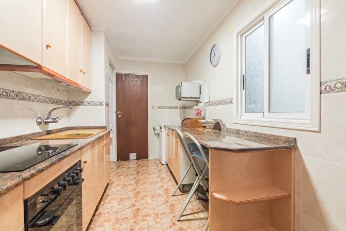 Casas en venta y pisos alquiler - 2