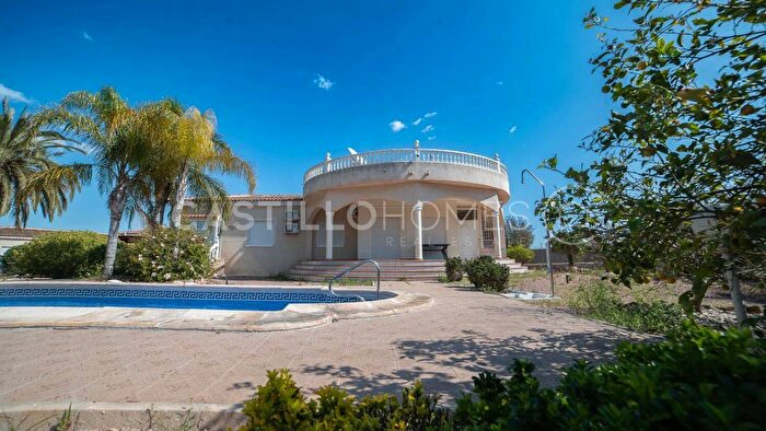 Casas en venta y pisos alquiler - 1