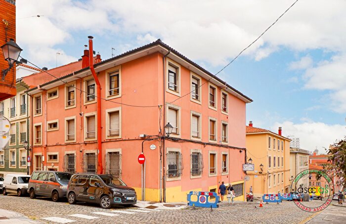 Casas en venta y pisos alquiler - 1