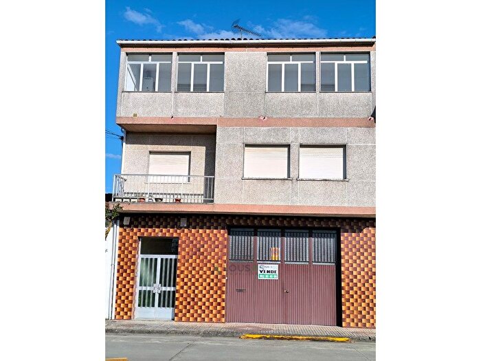 Casas en venta y pisos alquiler - 1