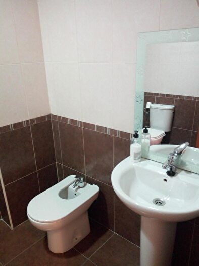Casas en venta y pisos alquiler - 3