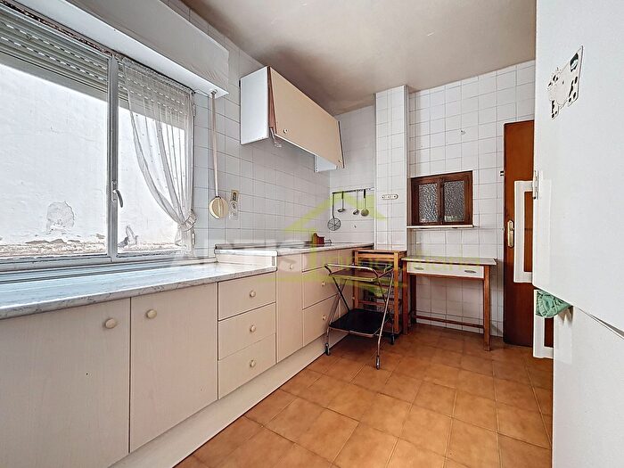 Casas en venta y pisos alquiler - 2