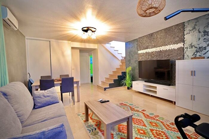 Casas en venta y pisos alquiler - 3
