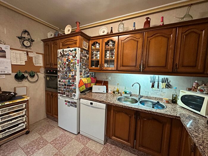 Casas en venta y pisos alquiler - 2