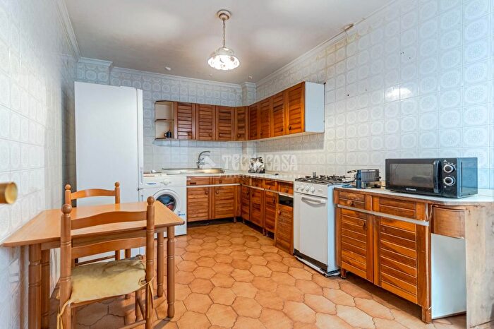 Casas en venta y pisos alquiler - 3