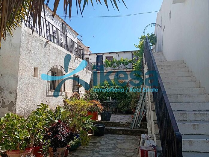 Casas en venta y pisos alquiler - 3
