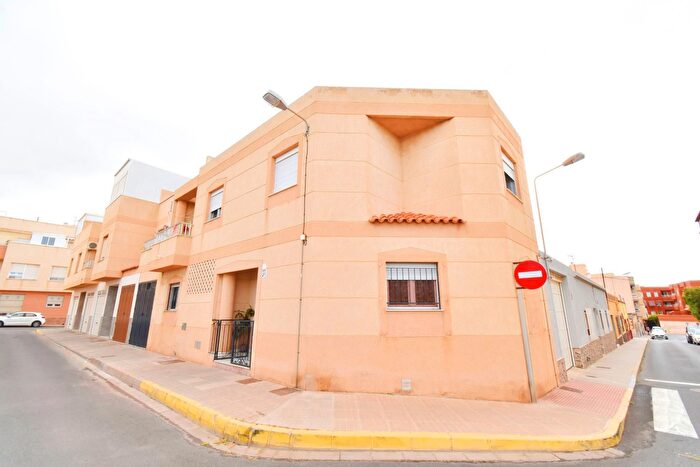 Casa en venta en El Ejido Ciudad, Ejido Norte de 4 habitaciones