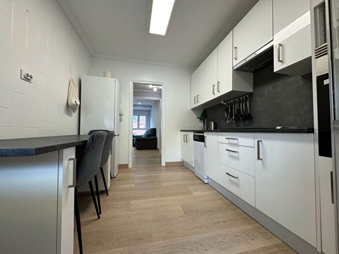 Casas en venta y pisos alquiler - 2