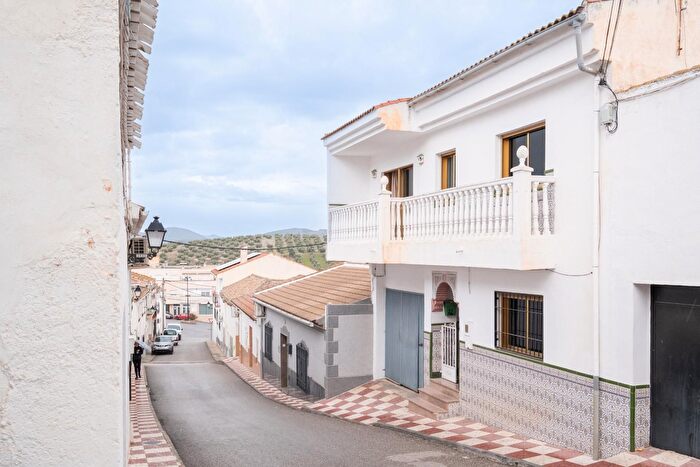Casa en venta en Moclín, Granada de 4 habitaciones