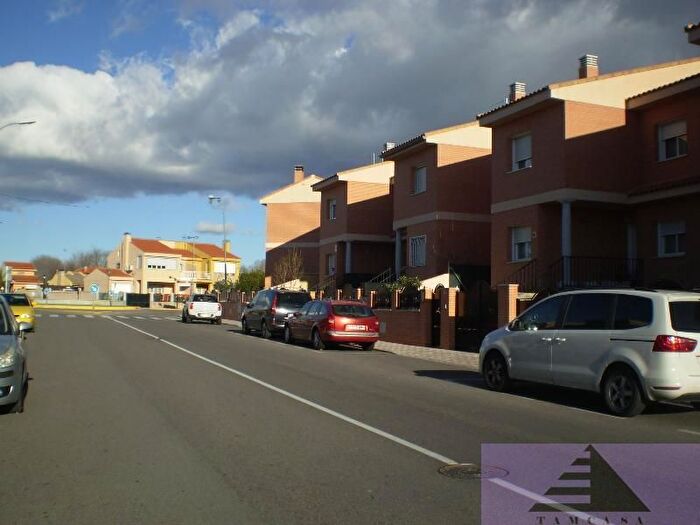 Casas en venta y pisos alquiler - 2