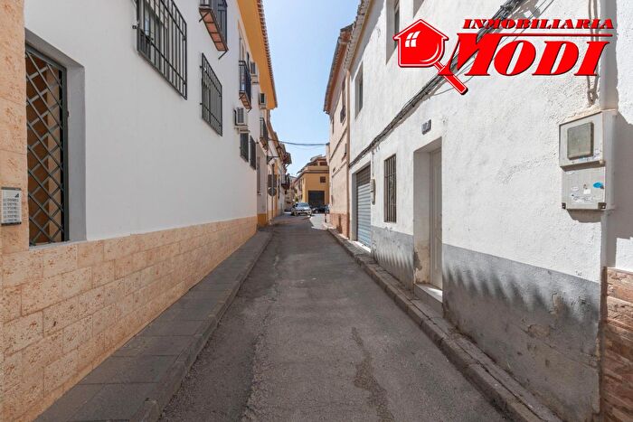 Casas en venta y pisos alquiler - 3