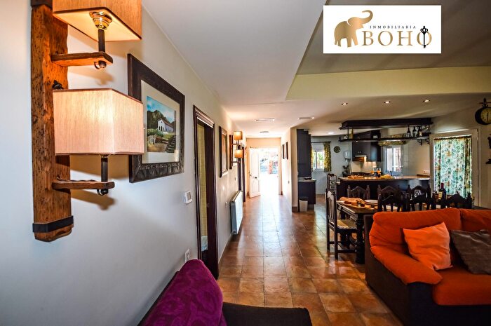 Casas en venta y pisos alquiler - 3