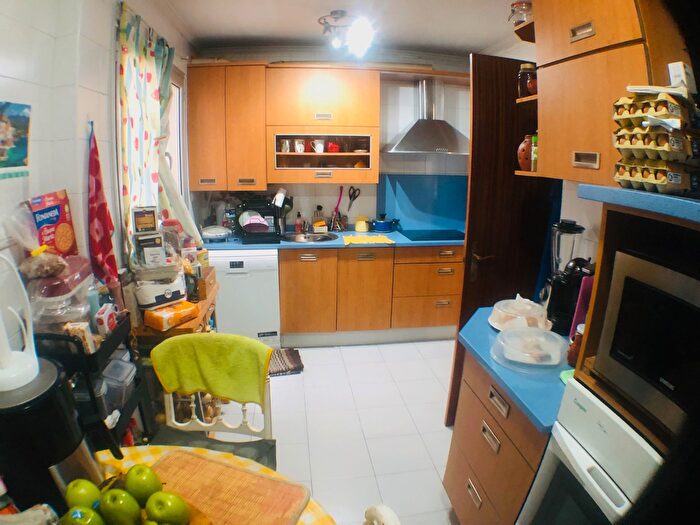Casas en venta y pisos alquiler - 2