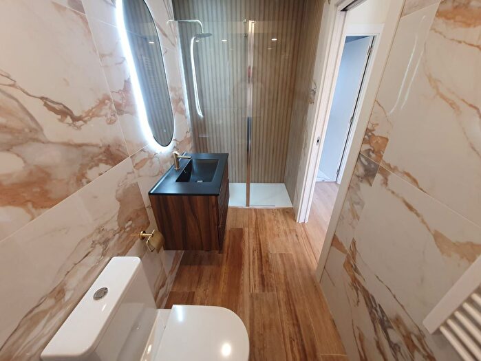 Casas en venta y pisos alquiler - 3