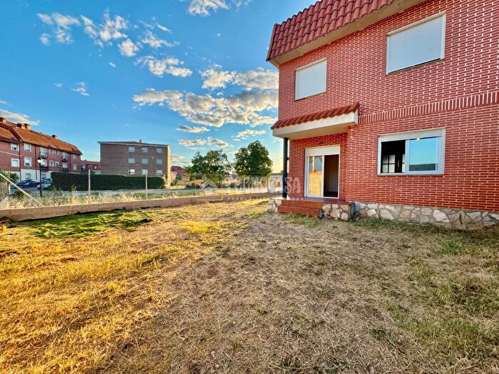 Casas en venta y pisos alquiler - 3