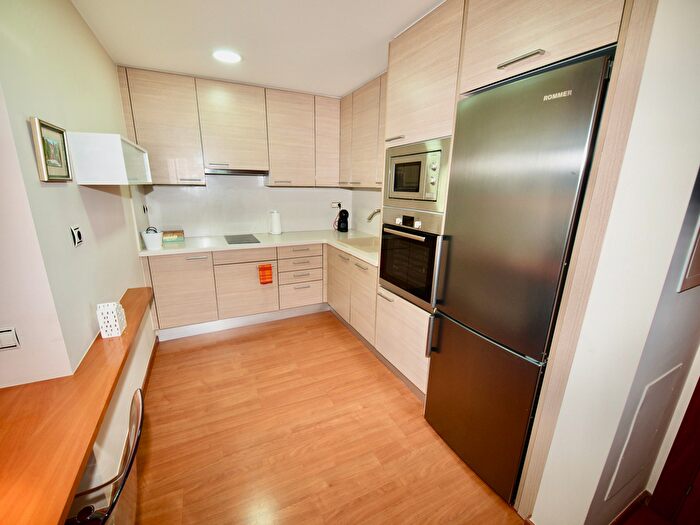 Casas en venta y pisos alquiler - 2