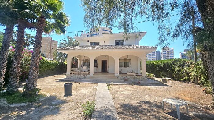 Casas en venta y pisos alquiler - 1