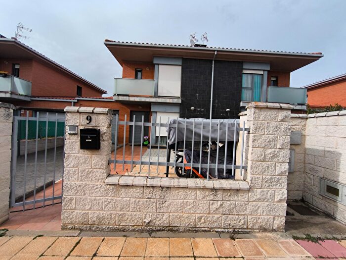 Casas en venta y pisos alquiler - 2