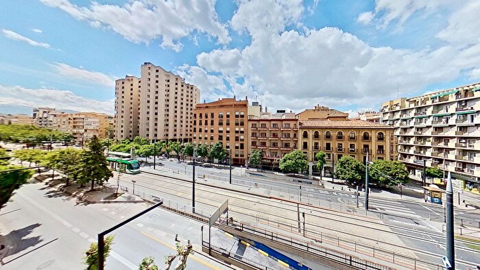 Piso en venta en Beiro, Plaza de Toros de 5 habitaciones