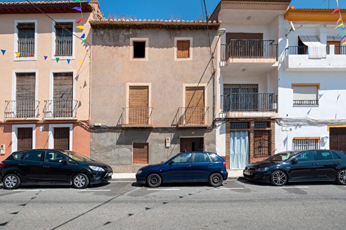 Casas en venta y pisos alquiler - 1