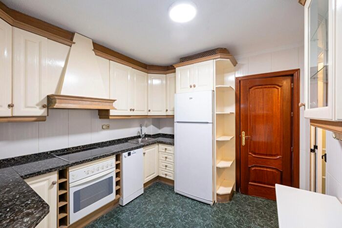 Casas en venta y pisos alquiler - 2