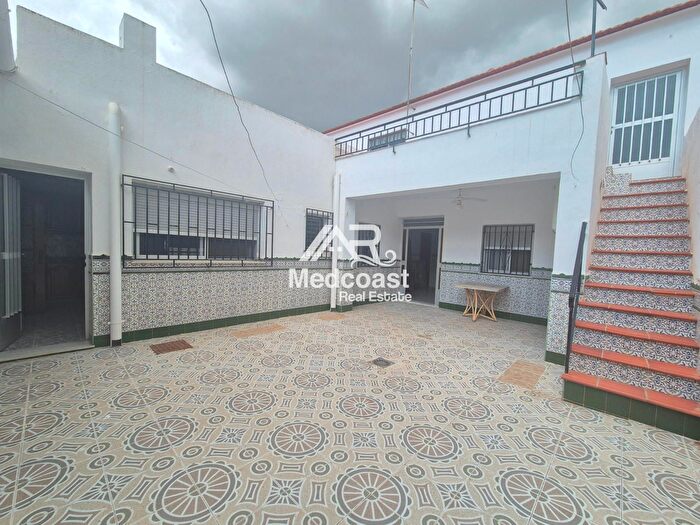 Casas en venta y pisos alquiler - 1