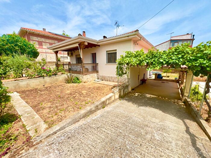 Casas en venta y pisos alquiler - 1
