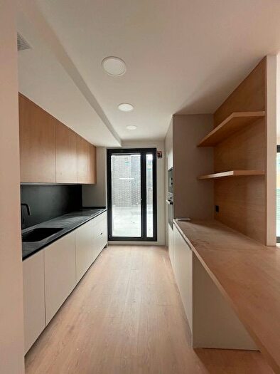 Casas en venta y pisos alquiler - 1