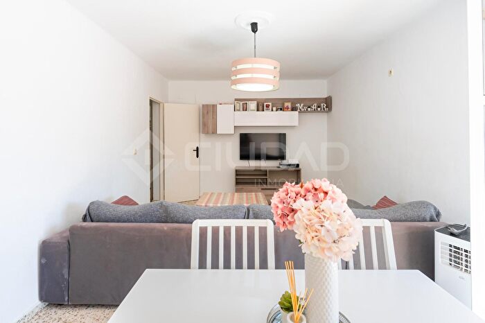 Piso en venta en Coria del Río, Sevilla de 3 habitaciones