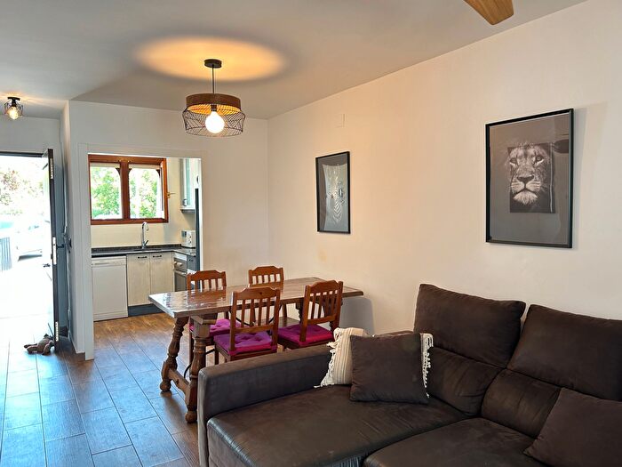 Casas en venta y pisos alquiler - 2