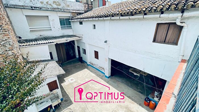 Casas en venta y pisos alquiler - 1