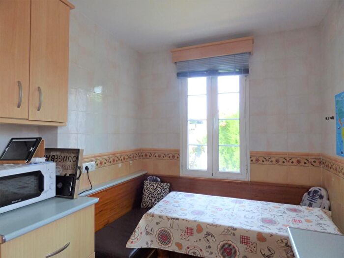 Casas en venta y pisos alquiler - 2