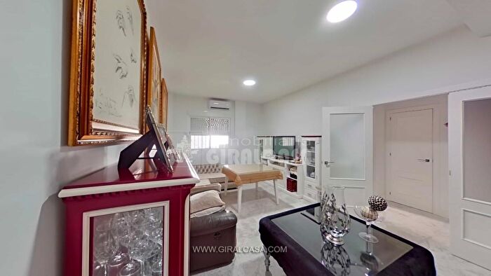 Casas en venta y pisos alquiler - 3
